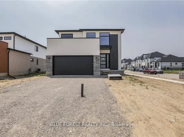 29 Poole Cres, Middlesex Centre, ON N0L 1R0