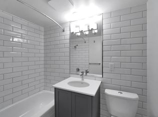 1720 Cook St #239, Victoria, BC V8T3P3