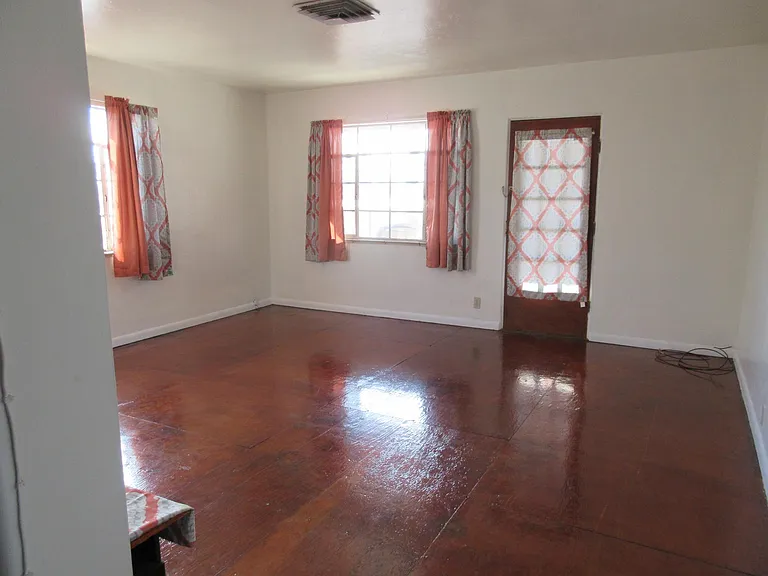 830 Macon Ave — Photo 1