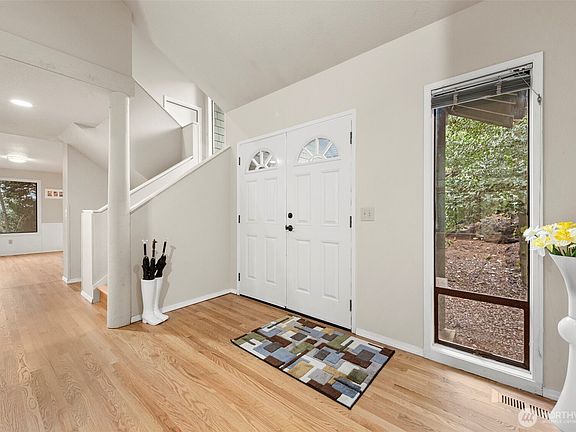 3rd image of 4727 153rd Avenue SE