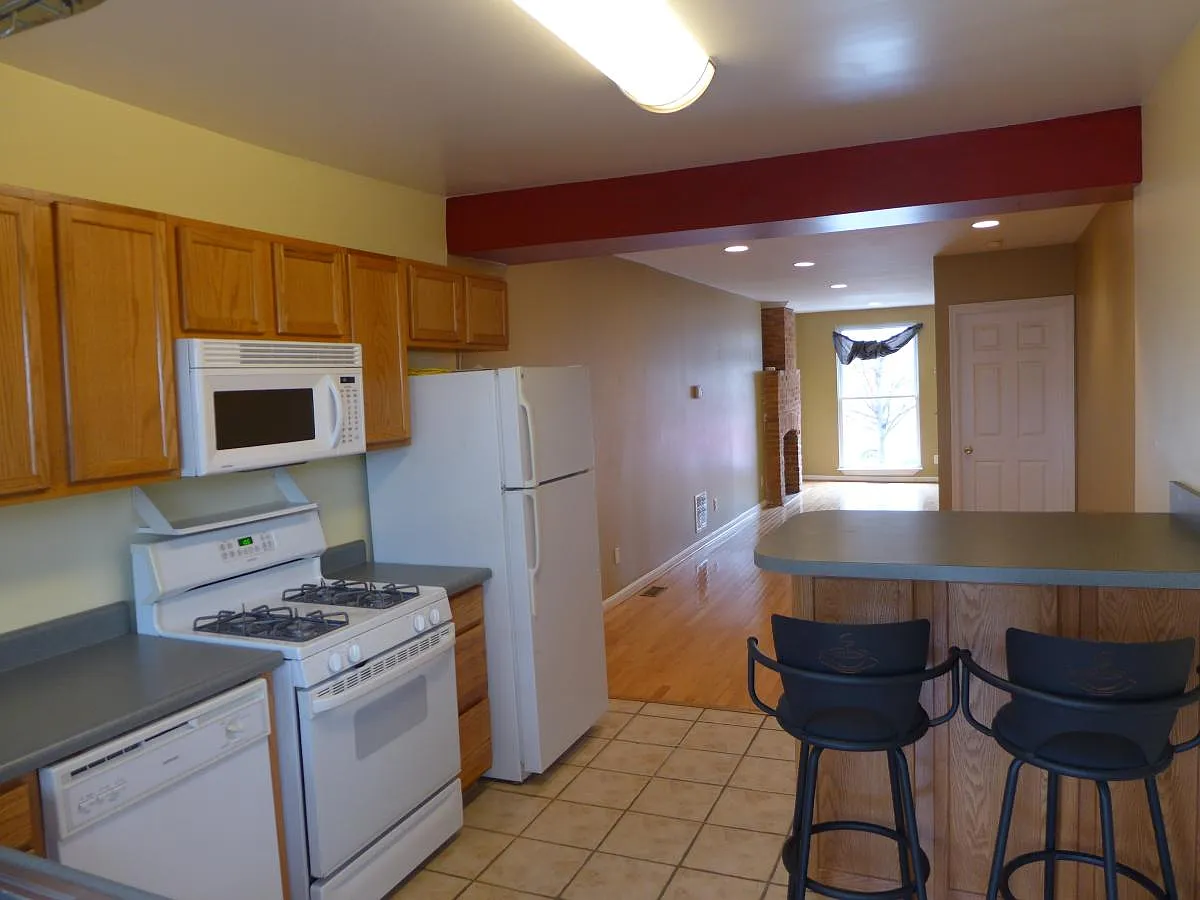 121 S Conkling Street — Photo 2