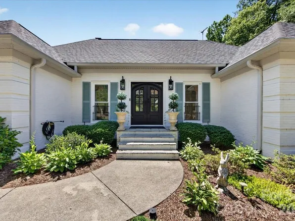 11100 Tara Oaks Dr, Charlotte, NC 28227