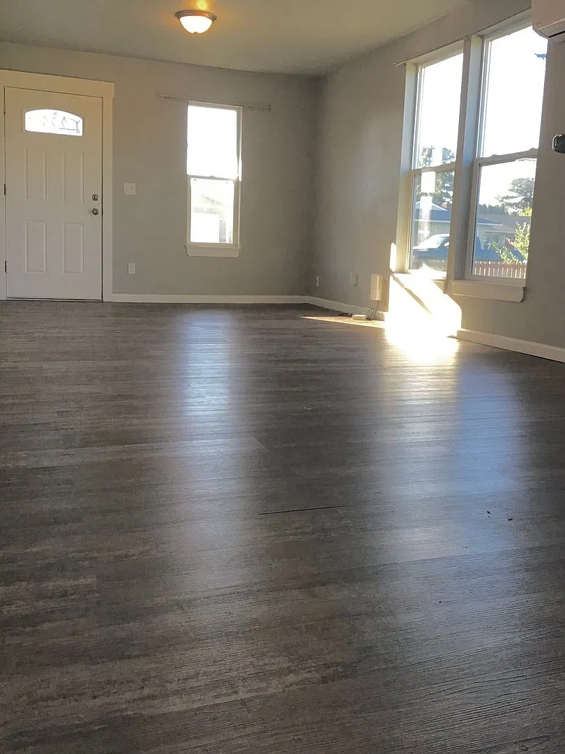 Quaint 2 Bed 1 Bath Home $500 move in Special! — Photo 3