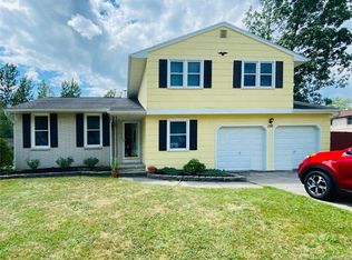 150 Colonial Dr E, Grand Island, NY 14072