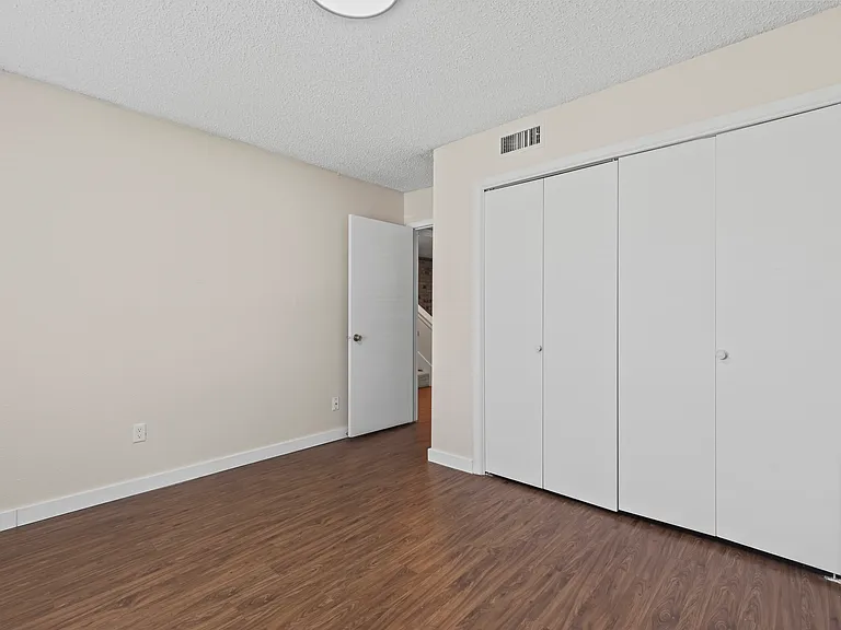 2015 Warnford Pl #2015 — Photo 12