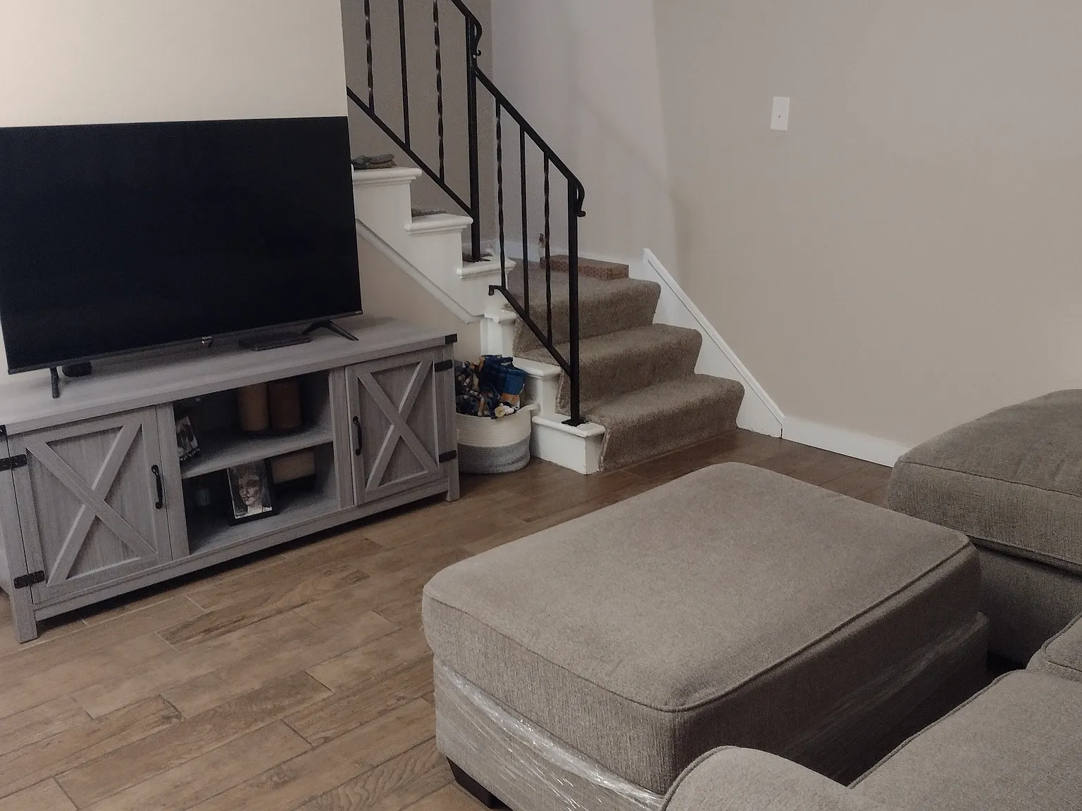 Skyline Apartments — Photo 3