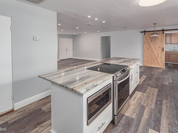 4th image of 1262 E Lake Shore Blvd