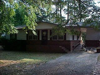 3rd image of 3414 Richmond Dr SE