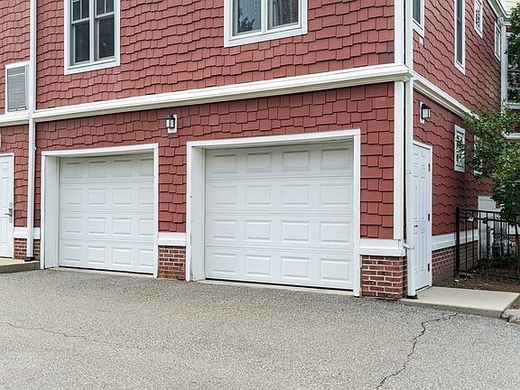 2nd image of 4040 Washington St APT 1