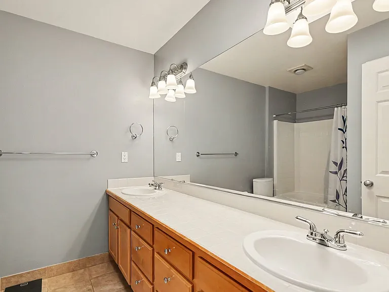 16420 SE 24th St — Photo 17