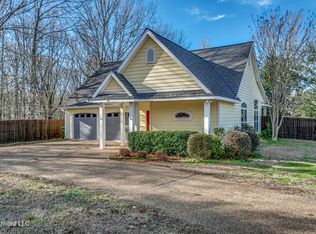 301 Cherokee Rose Dr, Raymond, MS 39154