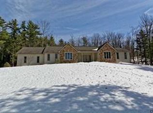 200 Totem Lodge Rd, Averill Park, NY 12018