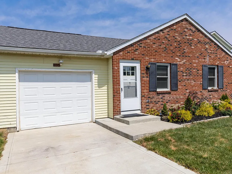 1638 Waterstone Ct — Photo 1