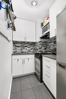 Sold by Compass | media 18