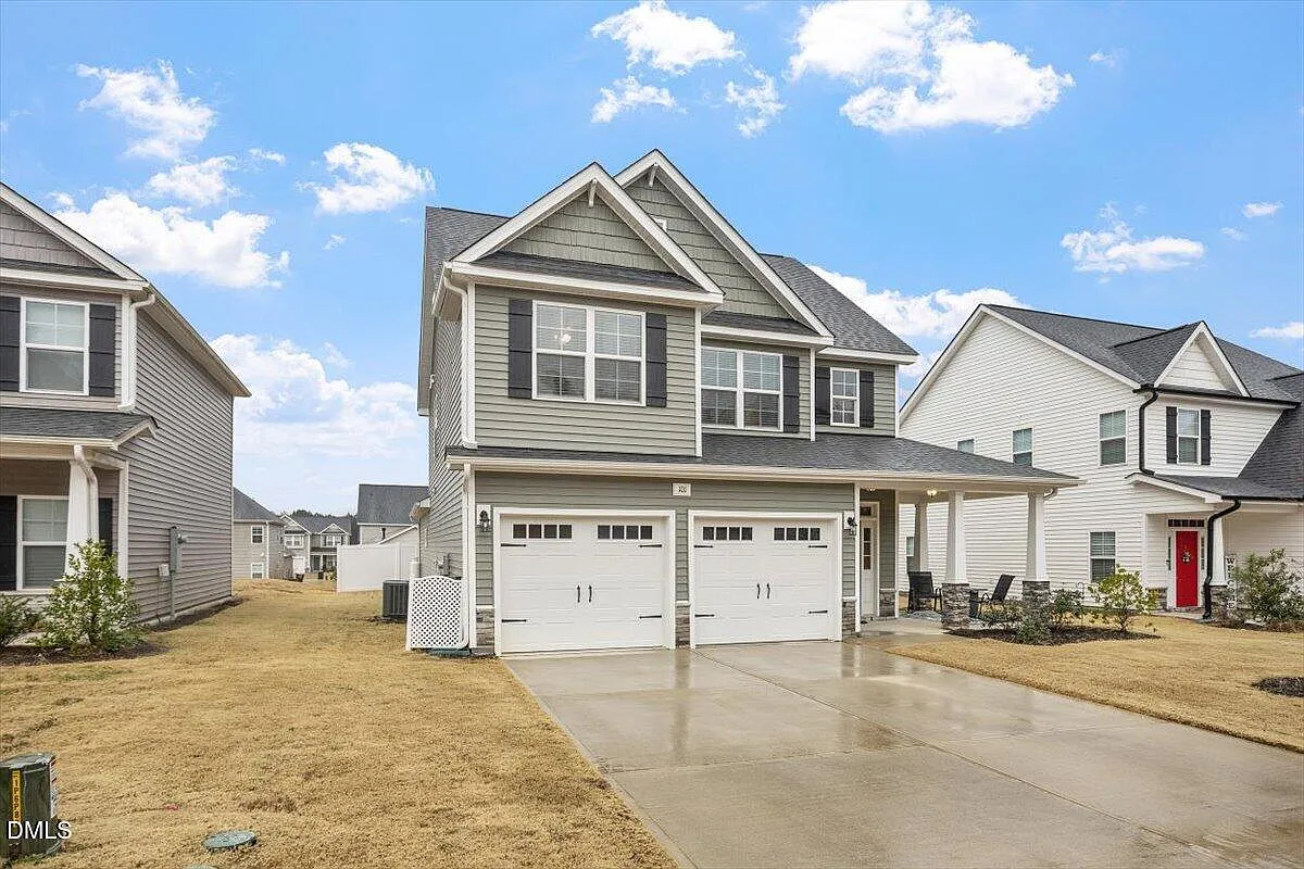 4 bed, 2.5 bath, 2372 sqft, $2,200 — Photo 3