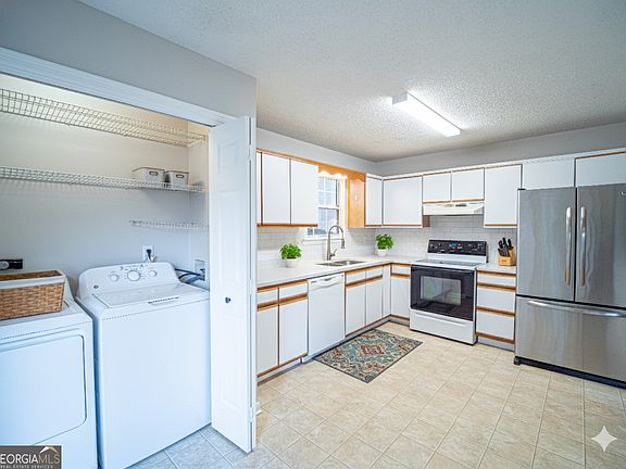 4th image of 4223 Lakes End Dr NW