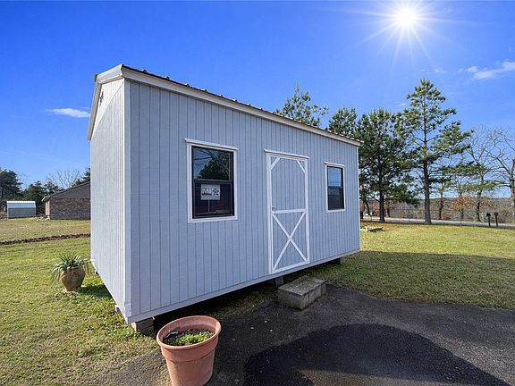 4th image of 428 Welcome Hill Rd