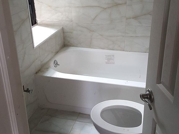 4th image of 181 Mulberry St APT 16