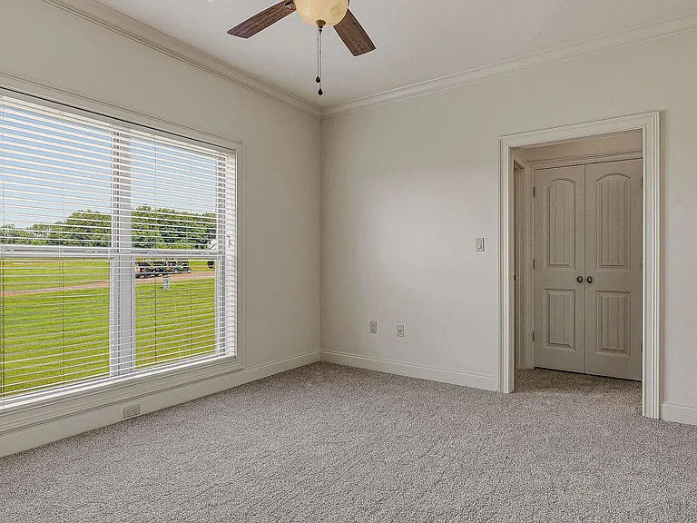 1016 Villa — Photo 14