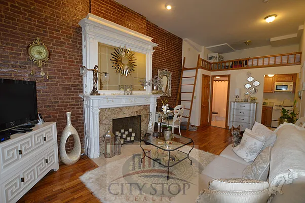 Rented by City Stop Realty | media 10