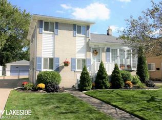 22126 Melrose Ct, Eastpointe, MI 48021