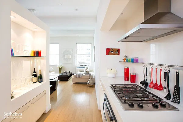 Sold by Sotheby's International Realty | media 37