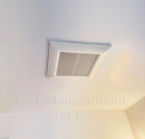 908 Hudson Ave #6 — Photo 36