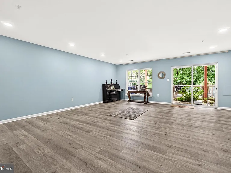 2572 Carrington Way — Photo 8