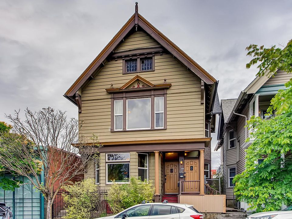 Triplex - 210 is 1st floor unit