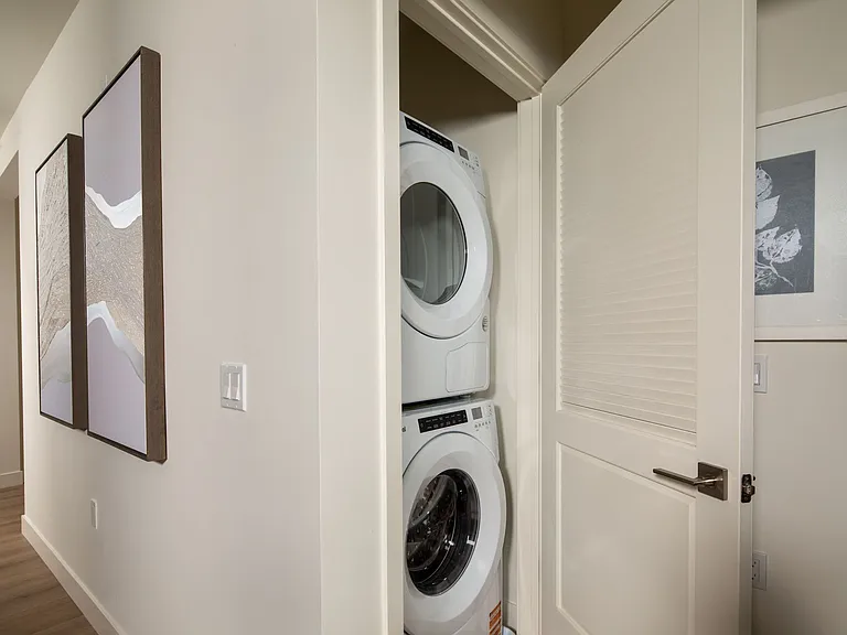APT 123 CHAPEL AVE — Photo 30