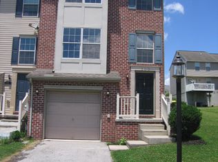 100 Sara Ln, Hanover, PA 17331