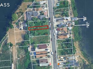 579 Beach 43rd St, Far Rockaway, NY 11691