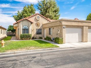 19068 Elm Dr, Apple Valley, CA 92308