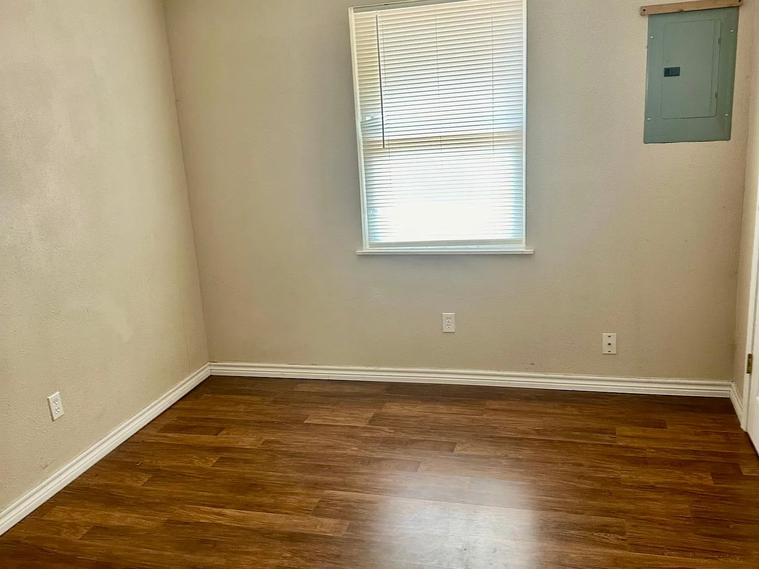 2 bed, 750 sqft, $850 — Photo 4