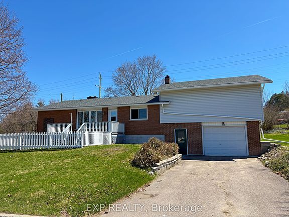 2nd image of 934 Raglan St S