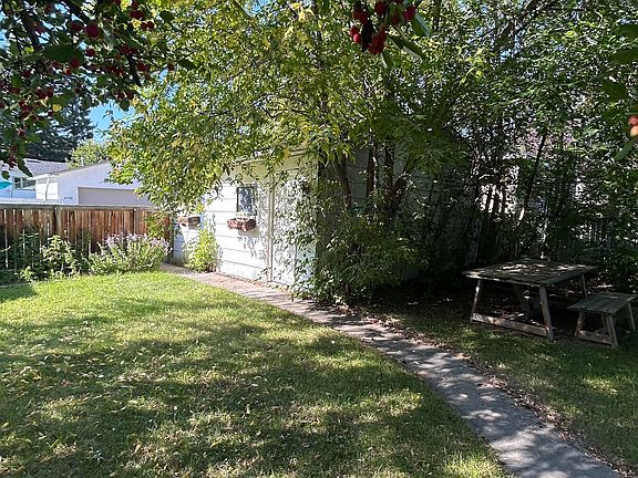 4th image of 4603 Brisebois Dr NW