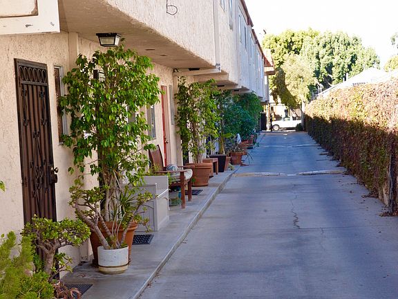 3rd image of 2626 Kansas Ave APT 2