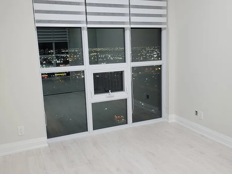 15 Lynch St #2302 — Photo 18