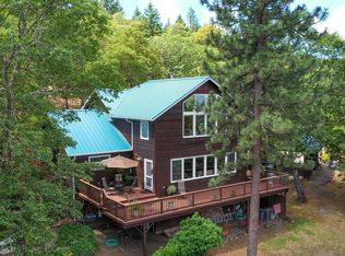 360 Andesite Dr, Jacksonville, OR 97530