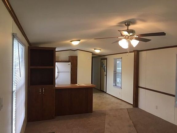 4th image of 8 Greenway Dr