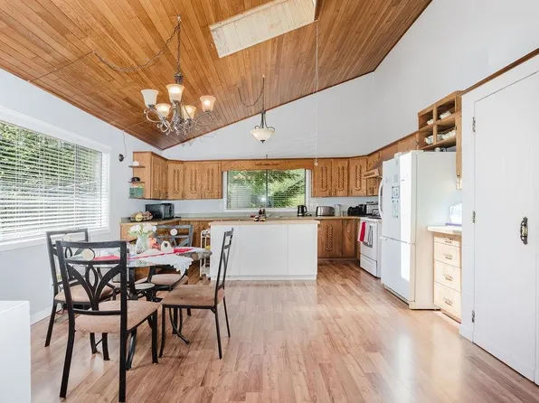 5899 Spriggs Rd, Sunshine Coast, BC V0N 2H1