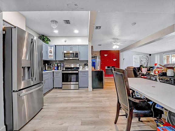 2nd image of 3250 E Glendale Boulevard