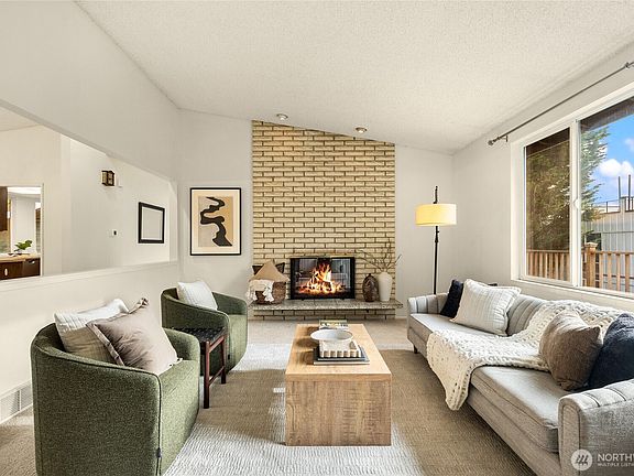 5th image of 12511 37th Avenue NE
