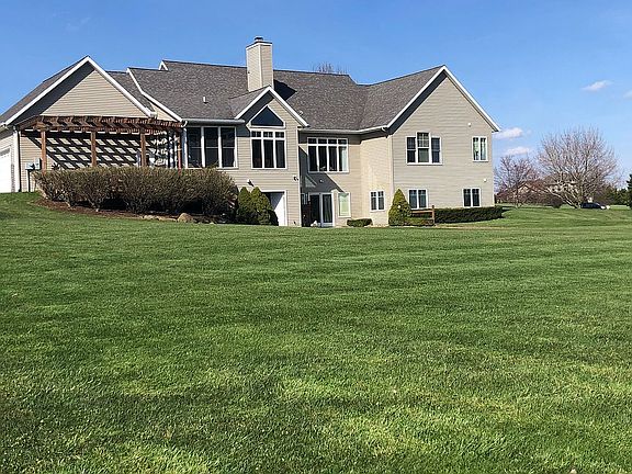 4th image of 9467 Tiger Lily Dr SE