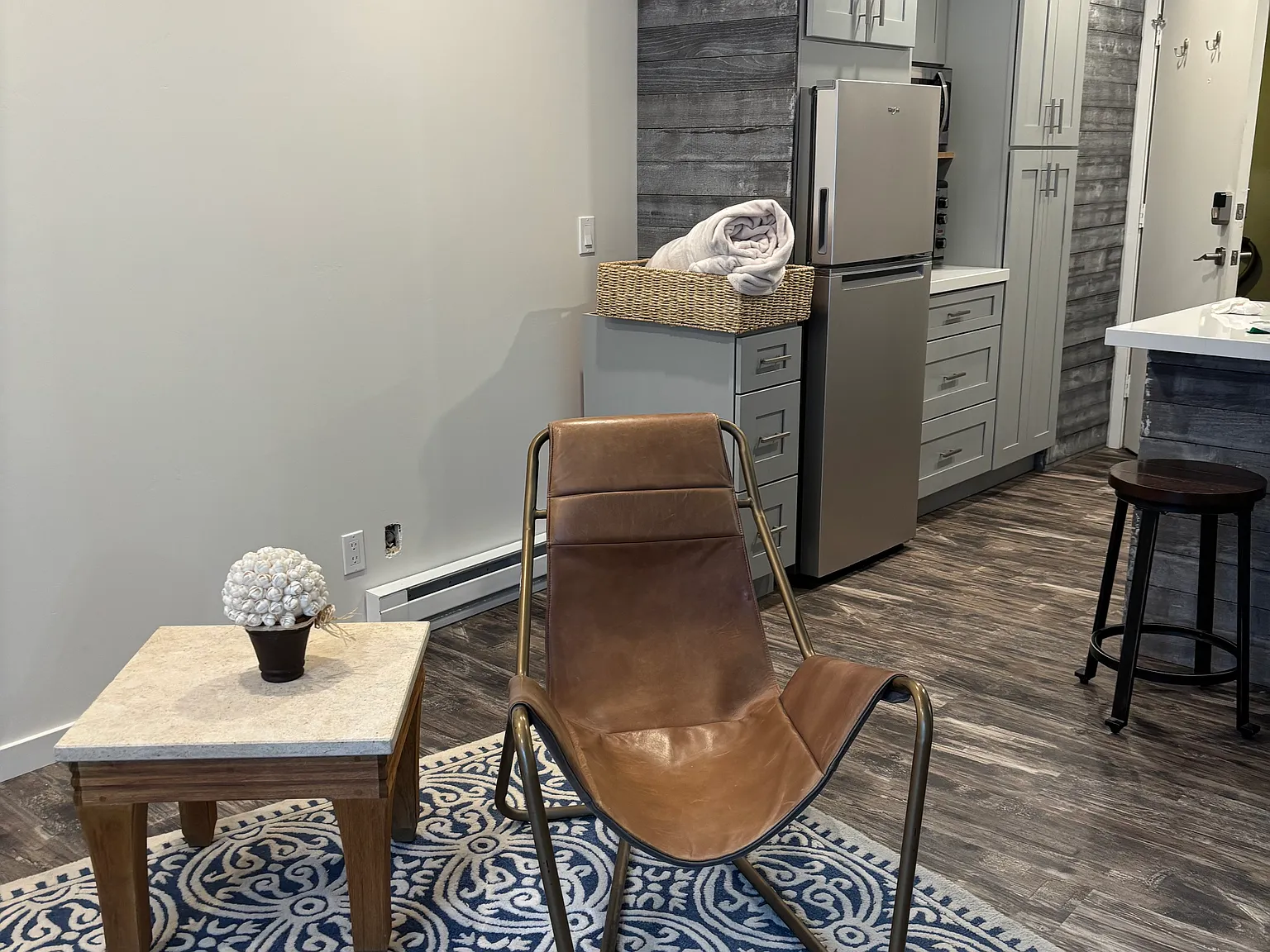 Studio, 373 sqft, $1,985 — Photo 3