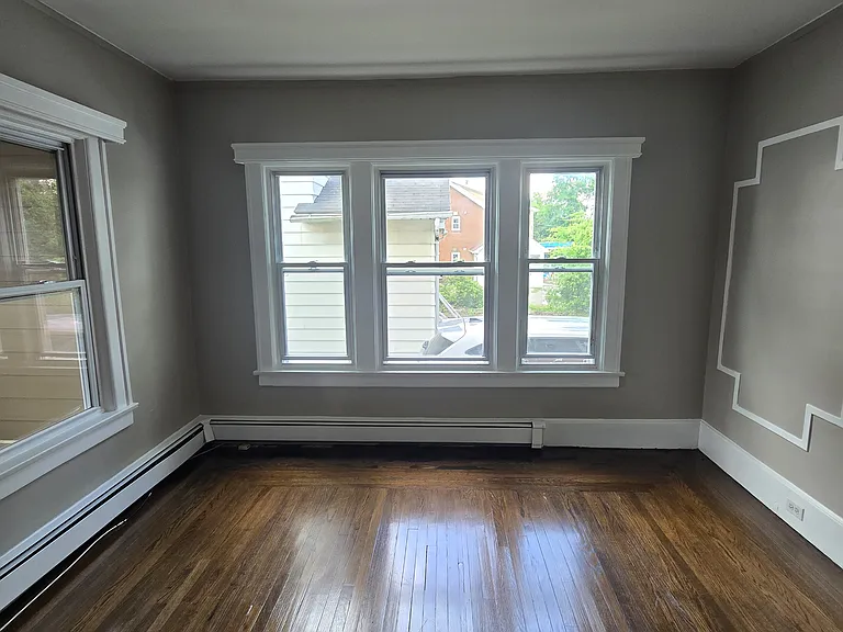 161 Wisner Ave #2L — Photo 1