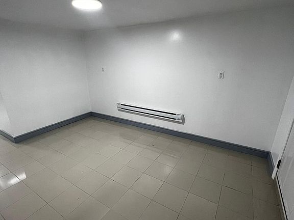 3rd image of 259 Hollywood Ave Floor 1