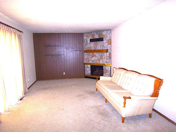 4th image of 5227 W Radcliffe Dr