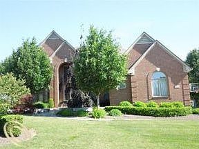 2nd image of 46710 Merion Cir