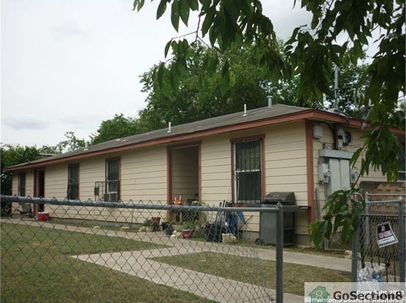 1st image of 419 Amires Pl #2